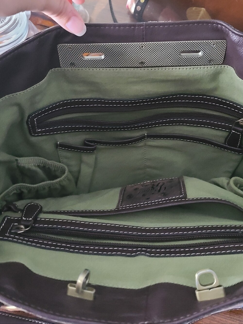 Firenze Bella Leaf Tote - Picture 9 of 9